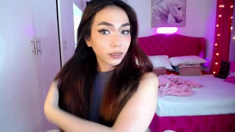 Snapshot of hottie_lexie chatting on December 2024 09:11:02 AM LEXIE- dont forget to give me thumbs up online show from December 2024 09:11:02 AM