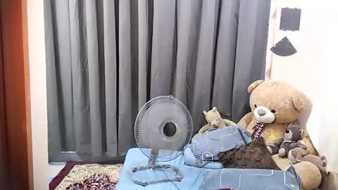 Snapshot of hottiechloe05 chatting on April 2026 07:35:01 AM HottieChloe online show from April 2026 07:35:01 AM