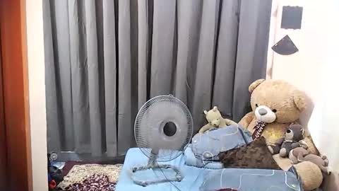 Snapshot of hottiechloe05 chatting on April 2026 07:45:01 AM HottieChloe online show from April 2026 07:45:01 AM