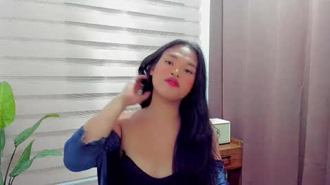 Maxine online show from September 2025 03:44:01 PM