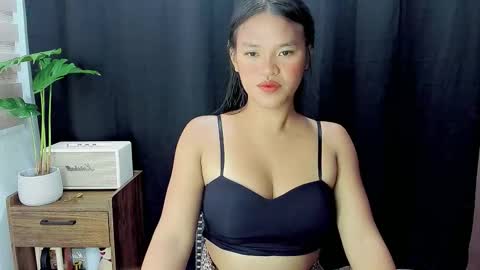 Maxine online show from November 2025 06:35:02 AM