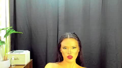 Maxine online show from November 2025 05:20:01 AM