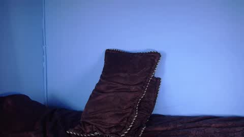 independent Model online show from September 2025 02:27:02 AM