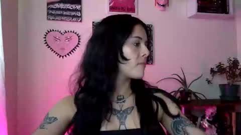 Snapshot of hottietat4u chatting on November 2025 06:41:01 PM Tat online show from November 2025 06:41:01 PM