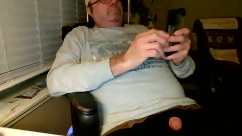 Snapshot of hottop_1981 chatting on February 2025 12:40:01 AM Hottop 1981 online show from February 2025 12:40:01 AM