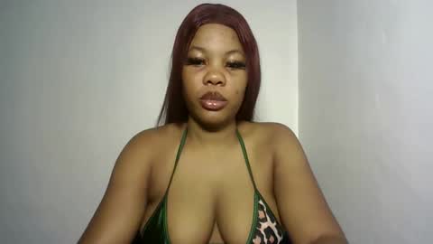 hotty_lora889 online show from October 2025 07:42:02 PM