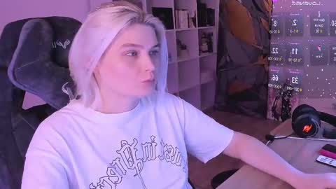 Nessie and Jessie online show from February 2025 06:54:02 PM