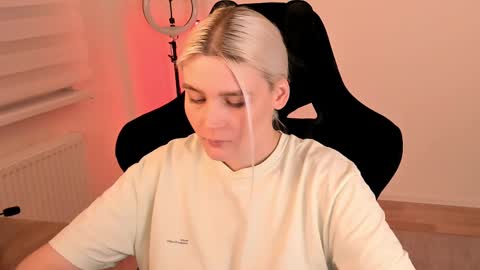 Nessie and Jessie online show from February 2025 04:13:02 PM