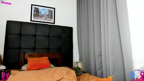 crishinahotty online show from November 2025 02:31:02 AM