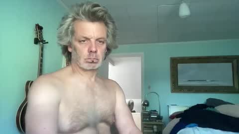 howlingatnothing online show from October 2025 08:48:01 PM