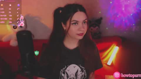 Mia online show from October 2025 04:28:01 PM