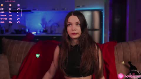 Mia online show from November 2025 05:29:02 PM