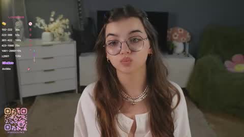 Diane online show from October 2025 08:20:01 PM