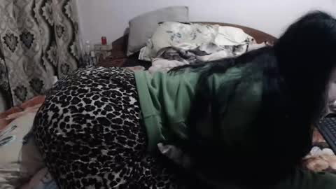 hugeassdevil online show from November 2025 10:04:02 AM