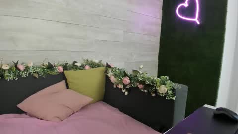 Erin online show from December 2024 07:36:01 AM