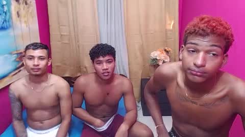 Snapshot of hugecock_black chatting on January 2026 07:15:01 PM jose bigcock i like masturbate my big dick and finger my ass hole i am so hot online show from January 2026 07:15:01 PM