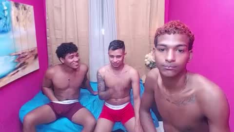 Snapshot of hugecock_black chatting on January 2026 07:08:02 PM jose bigcock i like masturbate my big dick and finger my ass hole i am so hot online show from January 2026 07:08:02 PM