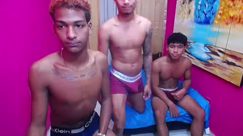 Snapshot of hugecock_black chatting on January 2026 07:08:02 PM jose bigcock i like masturbate my big dick and finger my ass hole i am so hot online show from January 2026 07:08:02 PM