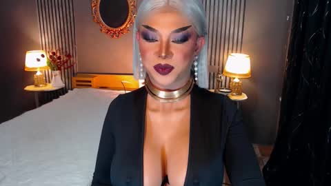 Christine online show from October 2025 08:09:02 PM