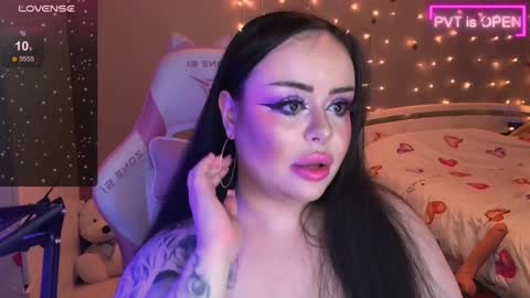 Maddison online show from December 2024 09:48:01 PM