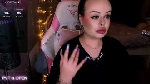 Snapshot of huggy_og chatting on July 2026 01:35:01 AM Maddison online show from July 2026 01:35:01 AM