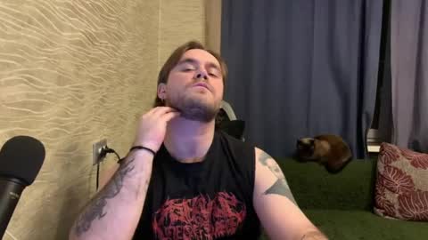 Hugo online show from April 2026 09:39:01 PM