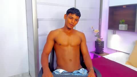 Hugo Cano online show from October 2025 08:40:01 PM