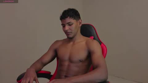 Snapshot of hugo_cano chatting on February 2026 05:17:02 PM Hugo Cano online show from February 2026 05:17:02 PM