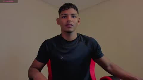 Snapshot of hugo_cano chatting on February 2026 04:07:02 PM Hugo Cano online show from February 2026 04:07:02 PM