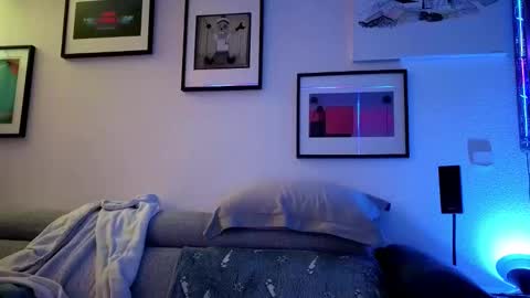 Hugo online show from February 2025 08:44:01 PM