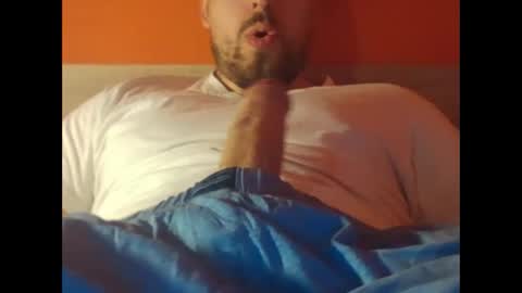 hugothewood1001 online show from December 2024 08:31:02 PM