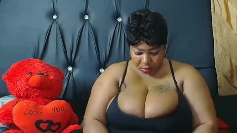 Snapshot of humongoustitss500929 chatting on September 2025 07:17:02 PM humongoustitss500929 online show from September 2025 07:17:02 PM