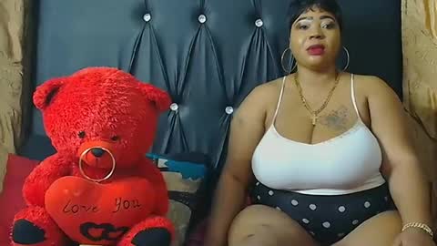 Snapshot of humongoustitss500929 chatting on October 2025 05:11:02 PM humongoustitss500929 online show from October 2025 05:11:02 PM