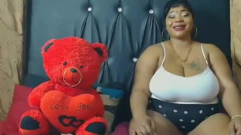 Snapshot of humongoustitss500929 chatting on October 2025 06:40:02 PM humongoustitss500929 online show from October 2025 06:40:02 PM