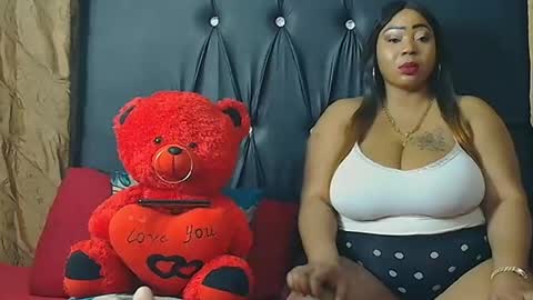 Snapshot of humongoustitss500929 chatting on October 2025 06:42:01 PM humongoustitss500929 online show from October 2025 06:42:01 PM