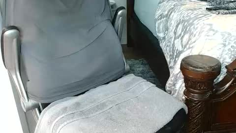 hung74u online show from November 2025 08:18:01 PM