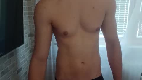 Snapshot of hungandstrong00 chatting on June 2026 10:15:01 AM hungandstrong00 online show from June 2026 10:15:01 AM