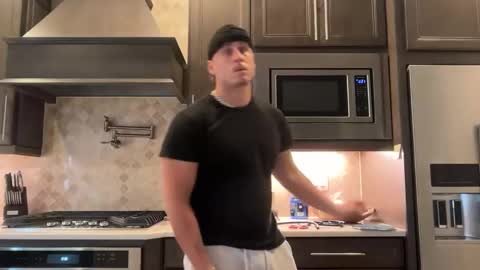 Snapshot of hungkingg22 chatting on September 2025 04:09:02 PM hungkingg22 online show from September 2025 04:09:02 PM