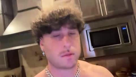 Snapshot of hungkingg22 chatting on January 2026 05:35:01 AM hungkingg22 online show from January 2026 05:35:01 AM