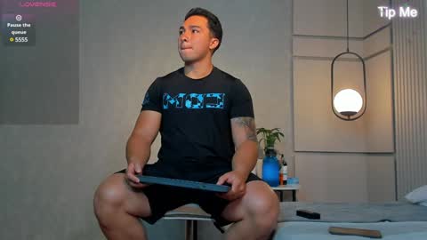 hunk_ryan online show from January 2025 09:02:01 AM