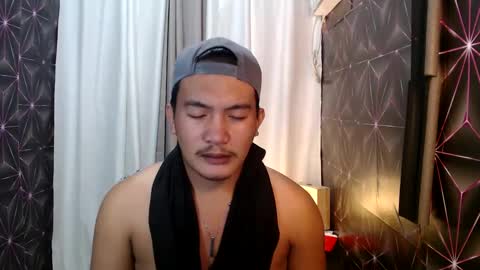 hunkylloyd online show from December 2024 02:42:01 PM