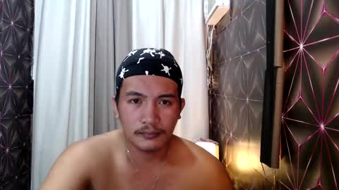 hunkylloyd online show from January 2025 01:08:01 PM