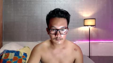Snapshot of hunkylloyd chatting on May 2026 07:03:01 AM hunkylloyd online show from May 2026 07:03:01 AM