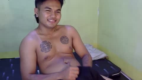 hunkyzeus online show from October 2025 05:25:01 PM