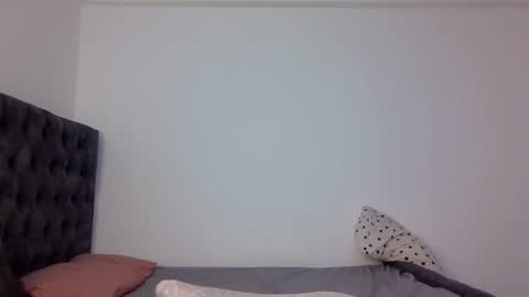 hunny online show from November 2025 02:01:01 AM