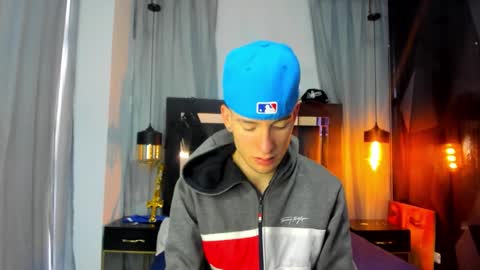 hunterheat_ online show from December 2025 11:39:02 AM