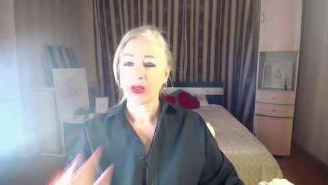 Snapshot of hunters_woman chatting on February 2026 07:51:01 AM Irena online show from February 2026 07:51:01 AM