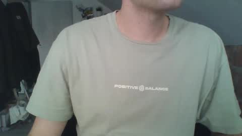 Snapshot of hunting_007 chatting on March 2025 03:20:01 PM hunting_007 online show from March 2025 03:20:01 PM