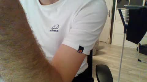 Snapshot of hunting_007 chatting on July 2026 07:01:01 AM hunting_007 online show from July 2026 07:01:01 AM