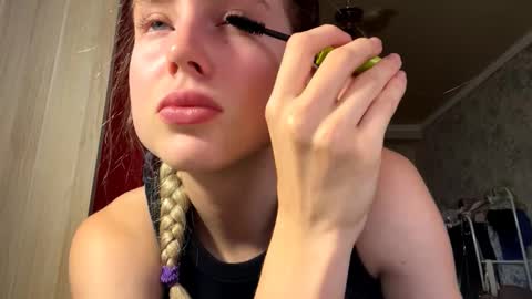 Gloria online show from November 2025 12:38:02 PM